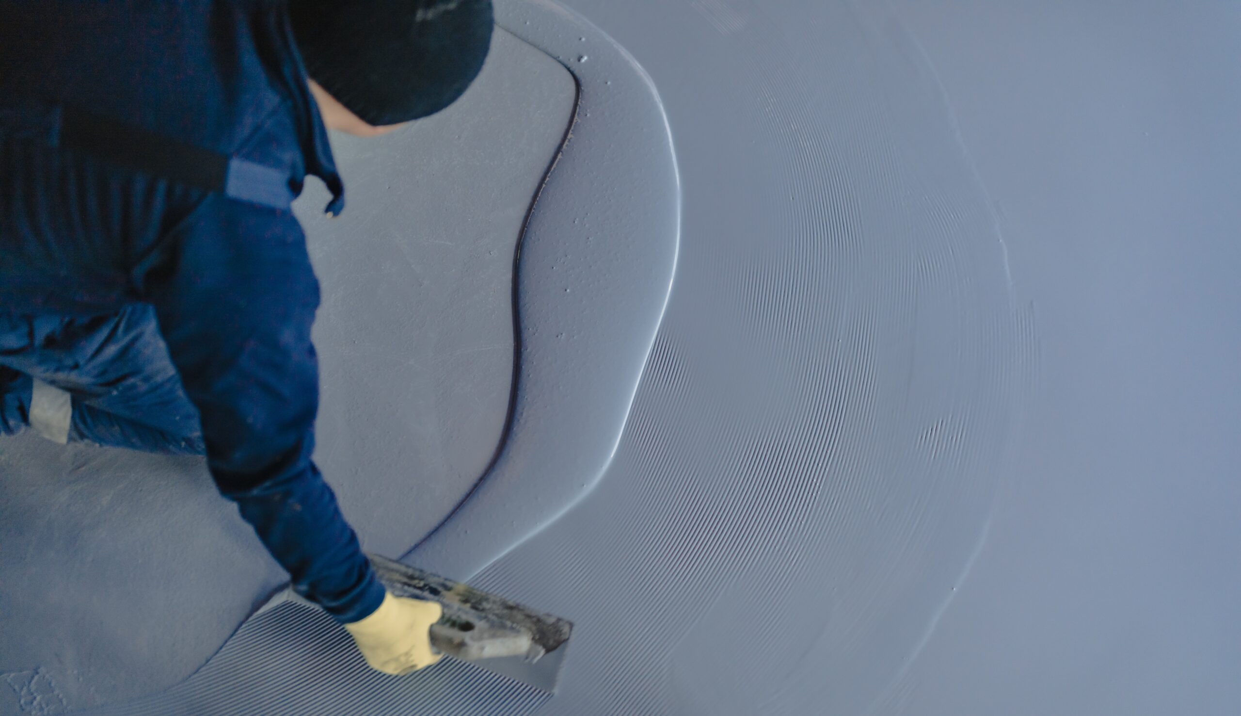 époxy change face à l’humidité d’un sous-sol
